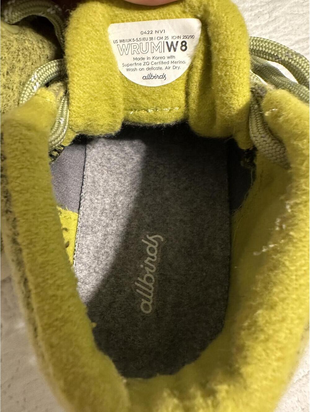 EUC Allbirds Women's Wool Runner-Up Mizzles - Hazy Lime - Size 8 Women's - Picture 4 of 6